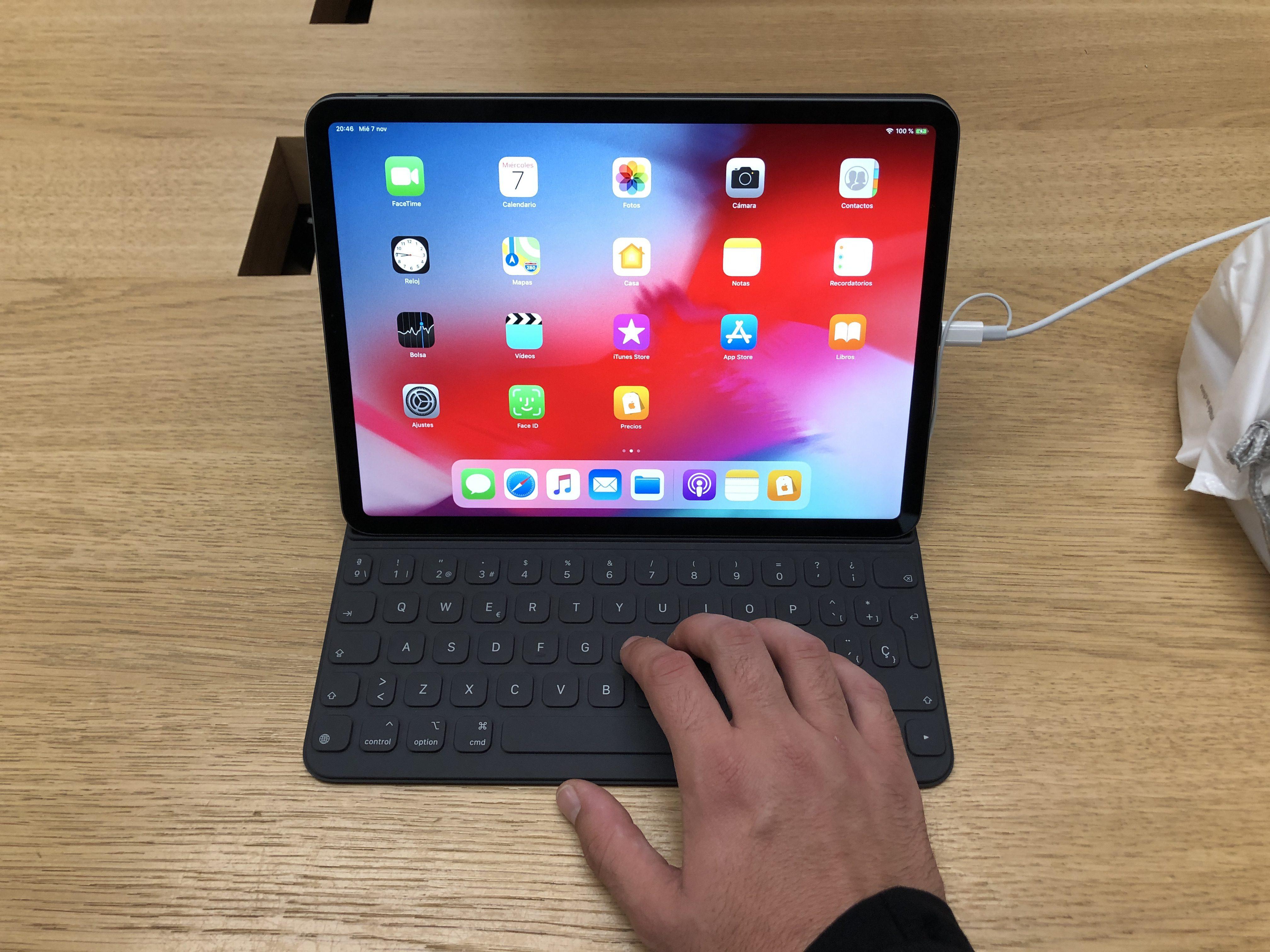 El Smart Keyboard es un teclado-funda para la nueva iPad Pro