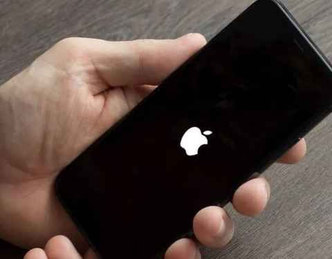 El iPhone se queda en la manzana y no enciende: soluciones