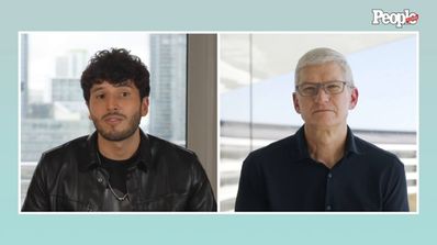 Tim Cook y Sebastián Yatra