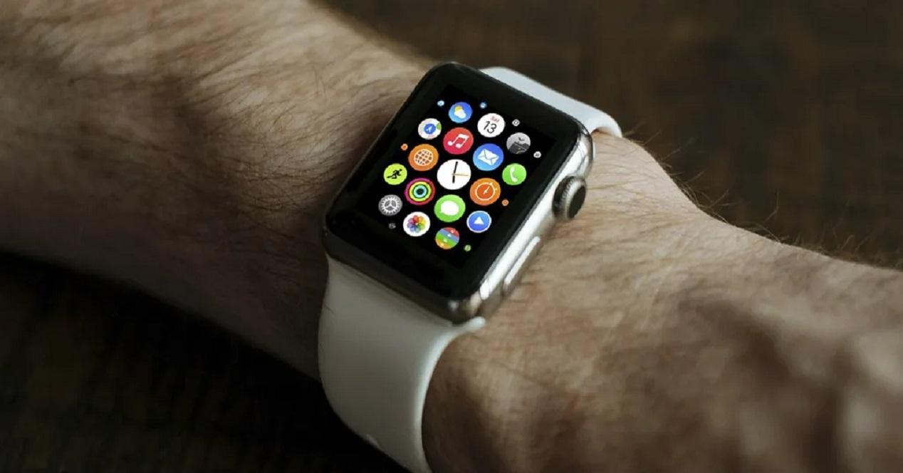Apple Watch se enlaza al iPhone: causas y solución