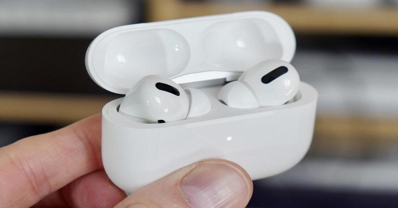 AirPods Pro charging light case