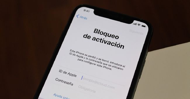 Cómo saber si un iPhone está bloqueado por iCloud