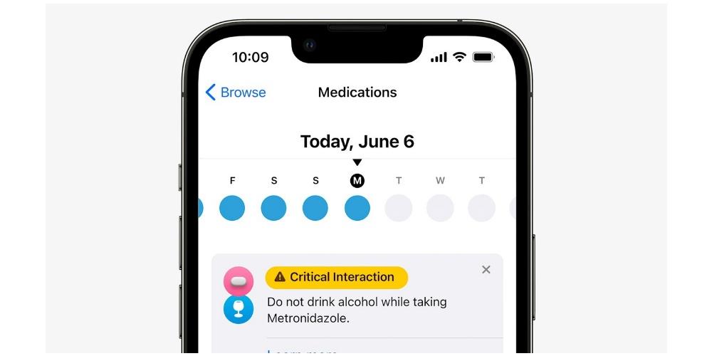 iPhone с приложением для приема лекарств
