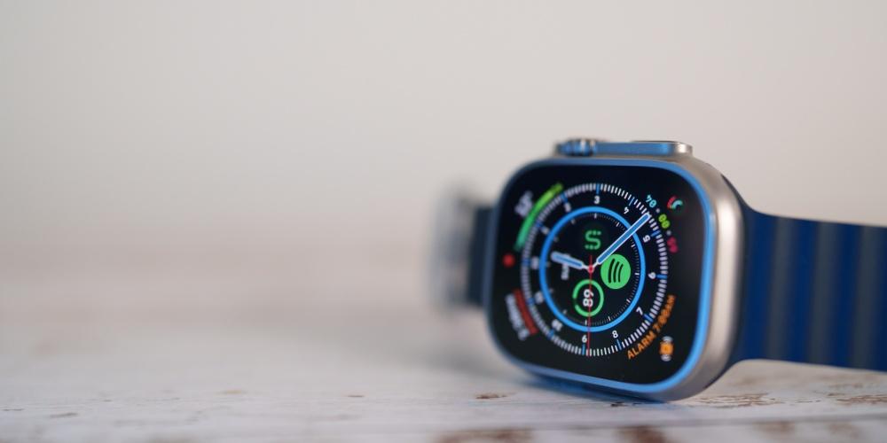Apple Watch Ultra in blue