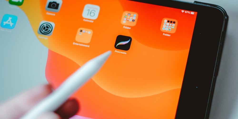 Apple Pencil and iPad