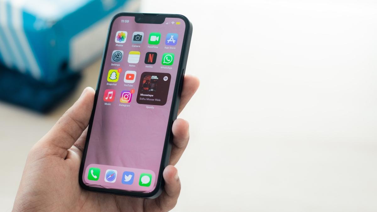 El nuevo iPhone SE podría llegar en primavera de 2023 Apple pretende lanzar  un iPhone SE 4 en 2023 con un diseño y prestaciones completamente renovadas  Apple pretende lanzar un iPhone SE