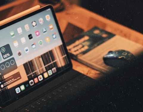 Accesorios clave para el iPad si lo quieres convertir en un portátil