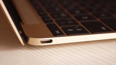 puerto usb c macbook dorado