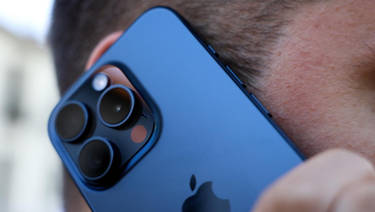 Apple reconoce un problema si usas el iPhone 15 Pro sin funda
