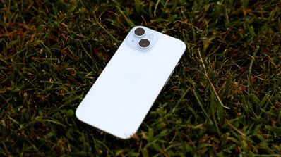 iPhone 15 base 2023 128 GB color azul