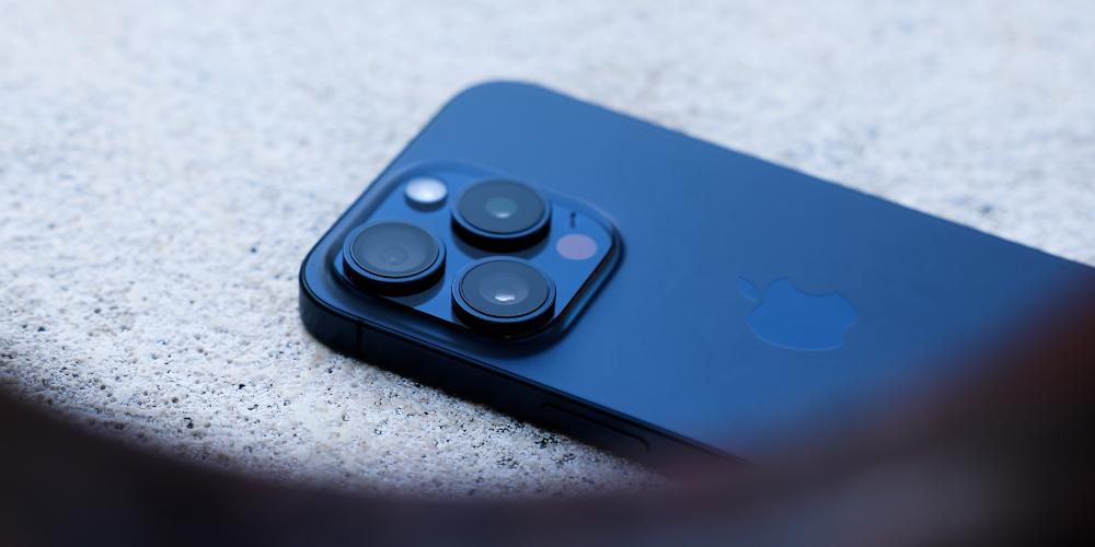 Triple camera iPhone 15 Pro Max color titanium blue