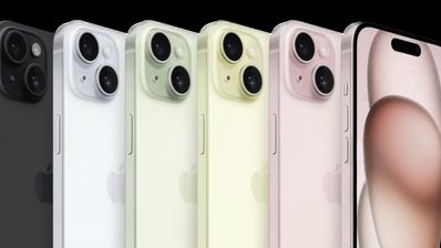 todos los colores de iPhone 15 sobre fondo negro