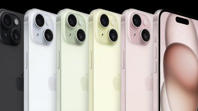 todos los colores de iPhone 15 sobre fondo negro