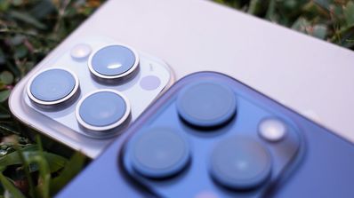iPhone 15 Pro Max uno sobre otro