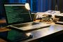 Pantalla de opciones de arranque en un Mac con Apple silicon seleccionando el instalador de macOS Tahoe