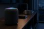 Altavoz HomePod de Apple reproduciendo música con la nueva función AutoMix