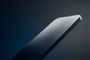 Iphone Duo plegado sobre una superficie, referencia al futuro iPhone Duo Max