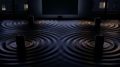 Representación conceptual de cuatro altavoces HomePod situados frente a un televisor, generando ondas de sonido circulares en una superficie oscura.