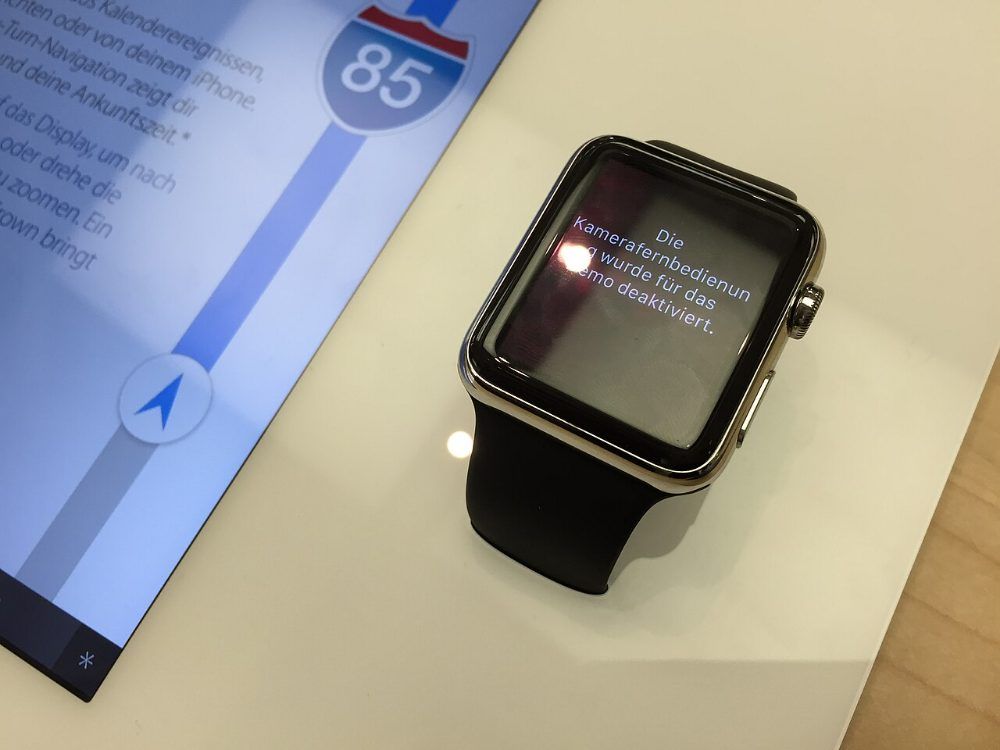 Apple Watch mostrado en demostración en una tienda Apple