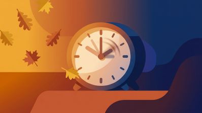 Ilustración de un reloj de mesa con hojas de otoño cayendo sobre un fondo que transiciona de tonos cálidos a azules oscuros.