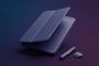 Funda Smart Folio de color azul oscuro para tableta con el código A3632 grabado en el interior, acompañada de un lápiz óptico.