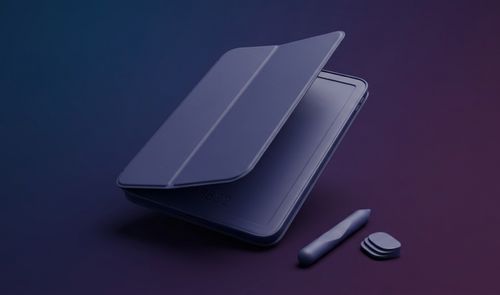 Funda Smart Folio de color azul oscuro para tableta con el código A3632 grabado en el interior, acompañada de un lápiz óptico.