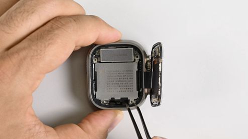 iFixit, momento del desmontaje del Apple Watch 12